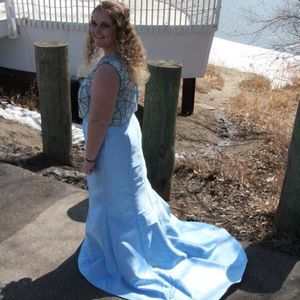 Meet your Posher, Kali